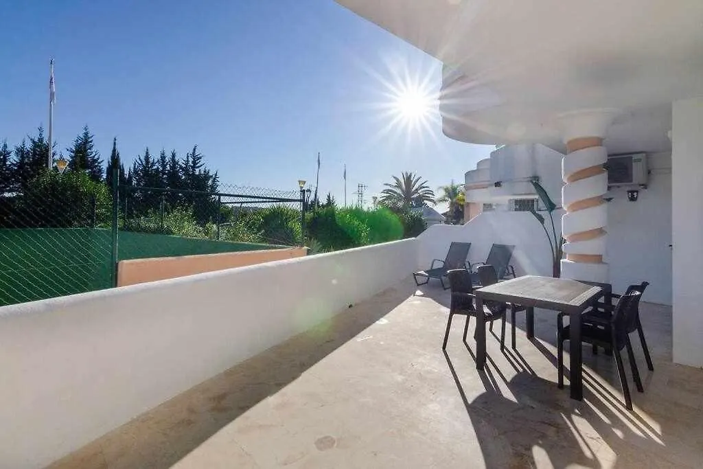 GOLFÛT - Acogedor apartamento en resort con piscina junto al campo de golf Fuengirola 0*,  España
