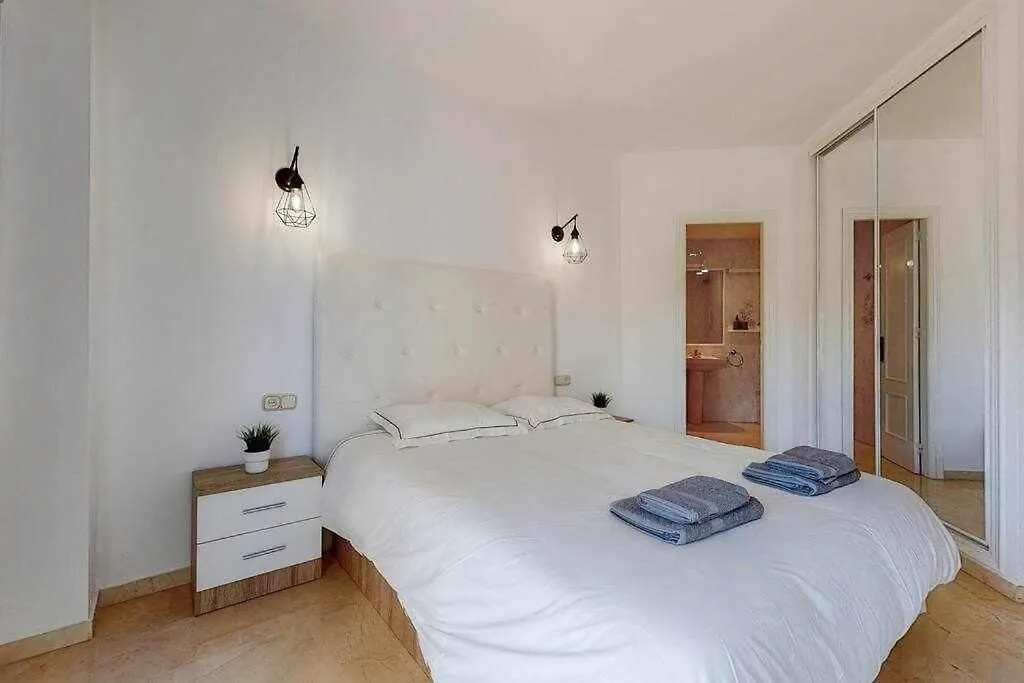 GOLFÛT - Acogedor apartamento en resort con piscina junto al campo de golf Fuengirola