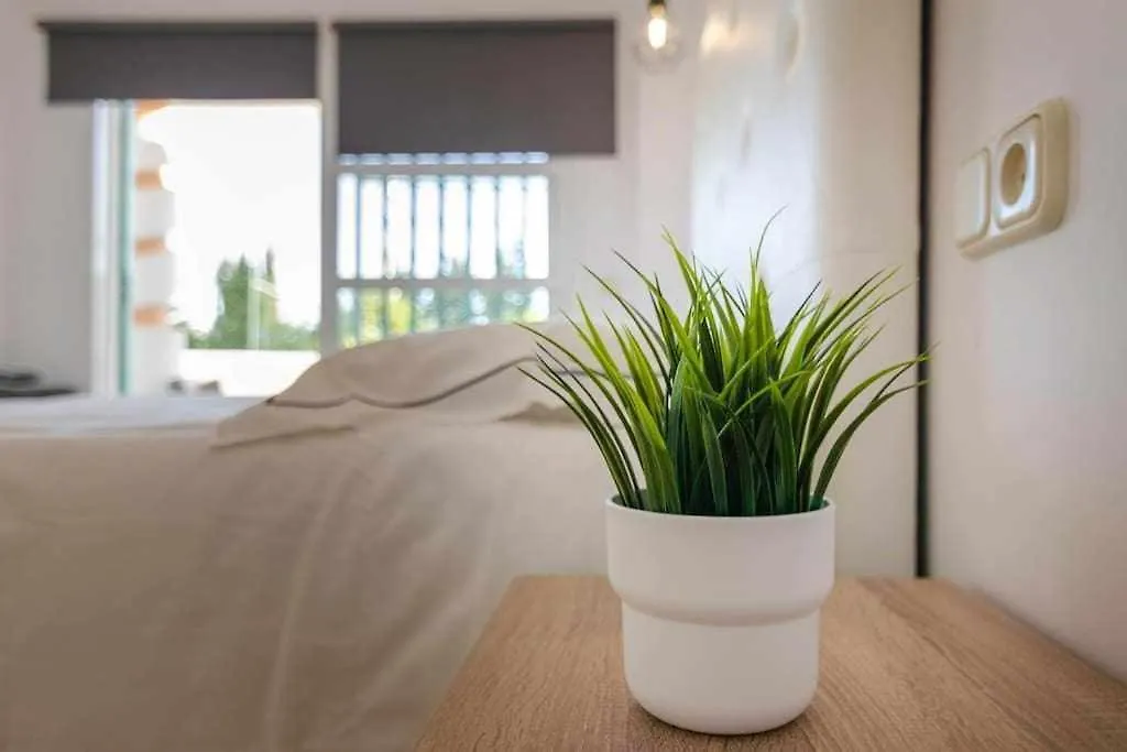 GOLFÛT - Acogedor apartamento en resort con piscina junto al campo de golf Fuengirola 0*,  España