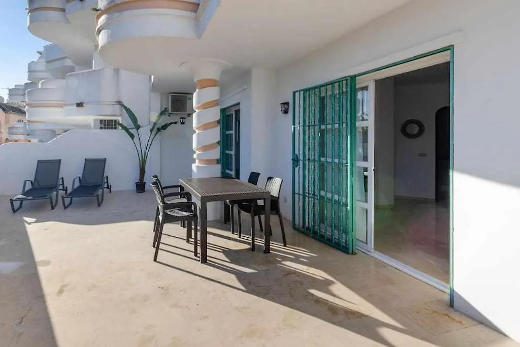 GOLFÛT - Acogedor apartamento en resort con piscina junto al campo de golf Fuengirola España