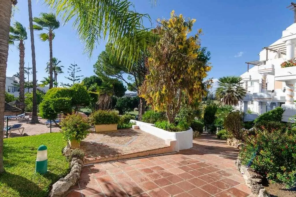 GOLFÛT - Acogedor apartamento en resort con piscina junto al campo de golf Fuengirola